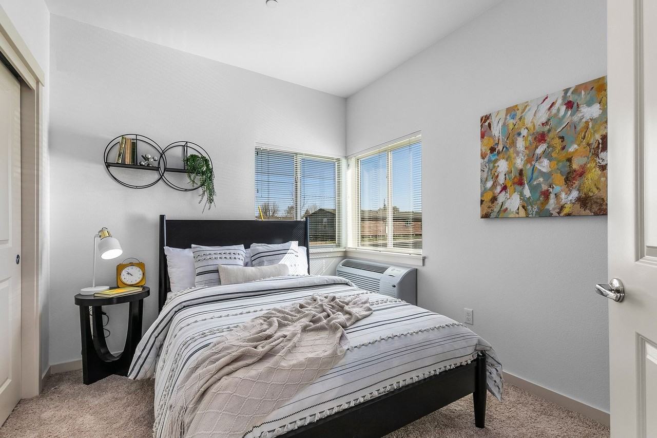 620 Nw Kingwood Ave - Photo 5 of 30