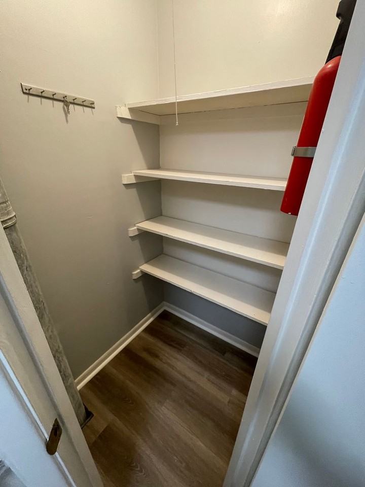 West Colonial Apartments - Photo 7 of 11