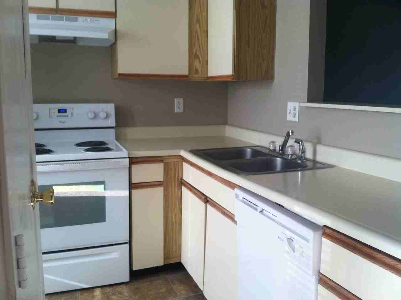 DOCKSIDE - Photo 3 of 7