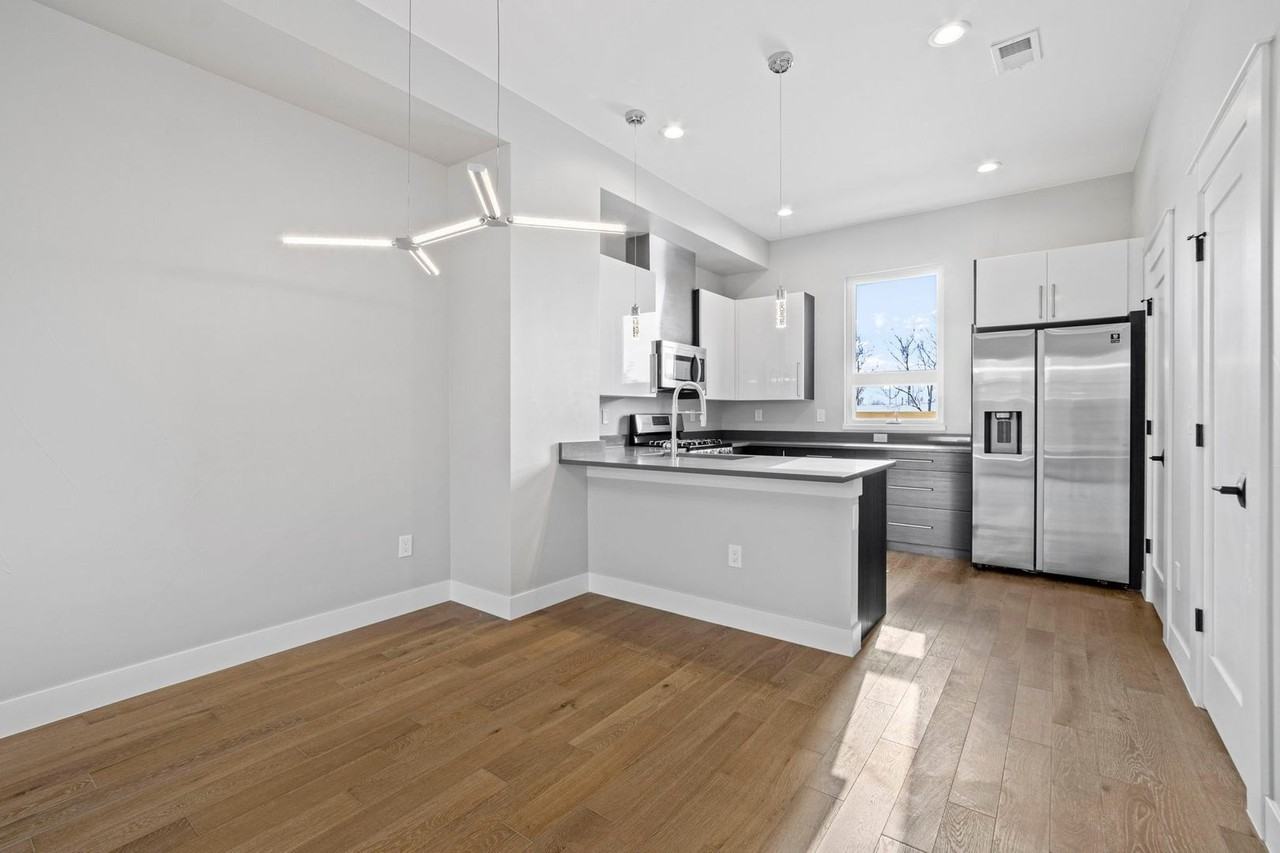 3832 Jason Street - Photo 6 of 27