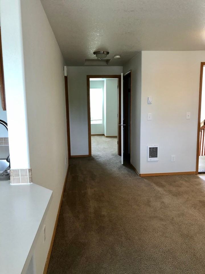 Loganberry Commons - Photo 3 of 30