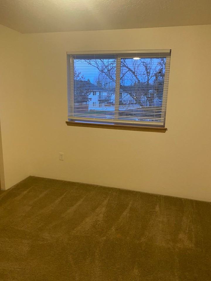 Redwood & Waverly Square Apartment Homes - Photo 5 of 50