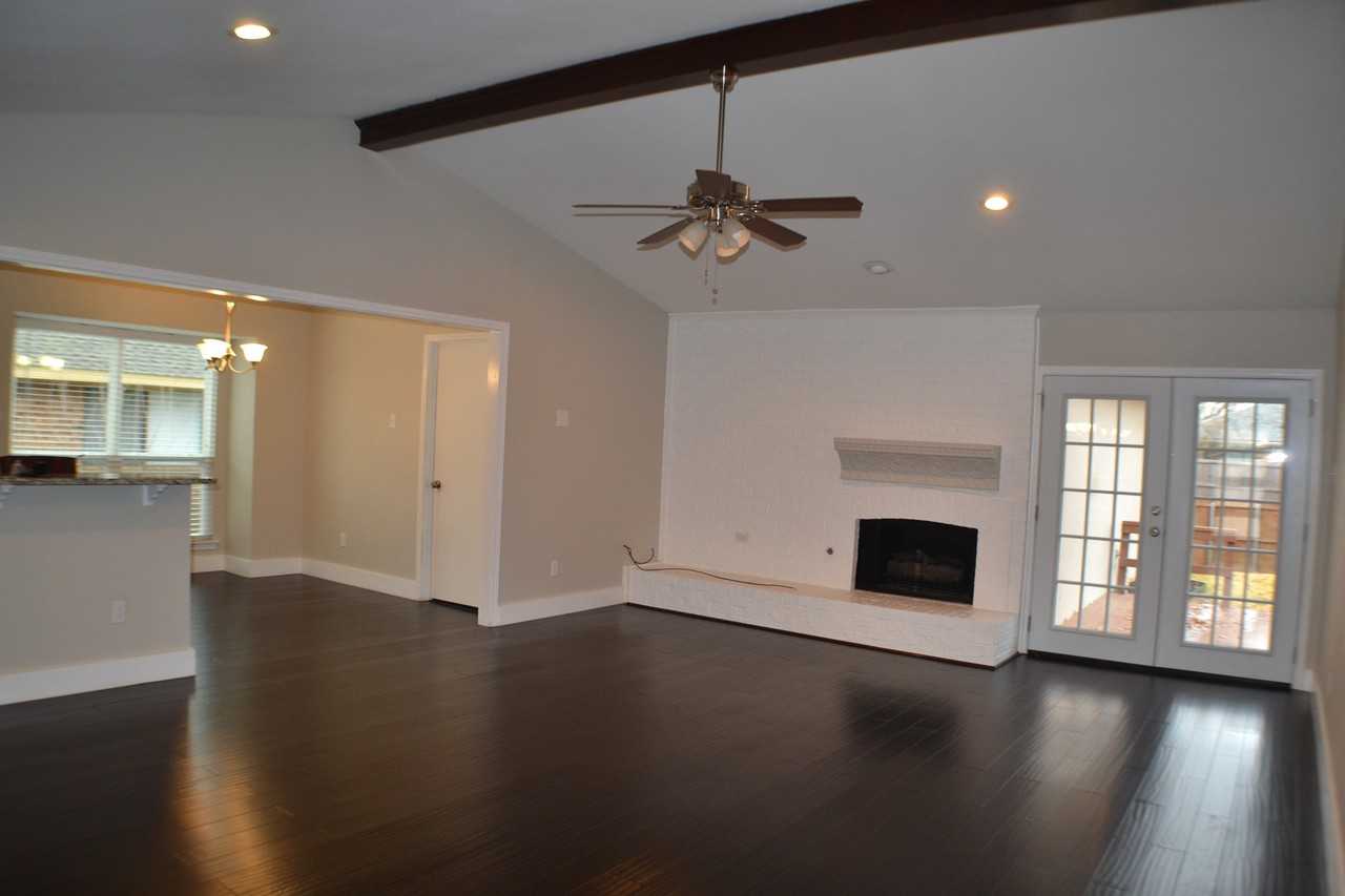 2311 Eastgate Dr - Photo 2 of 17