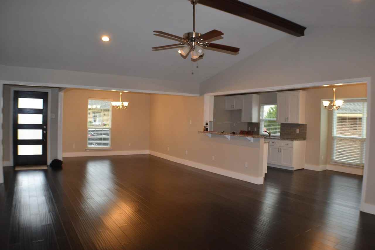 2311 Eastgate Dr - Photo 3 of 17