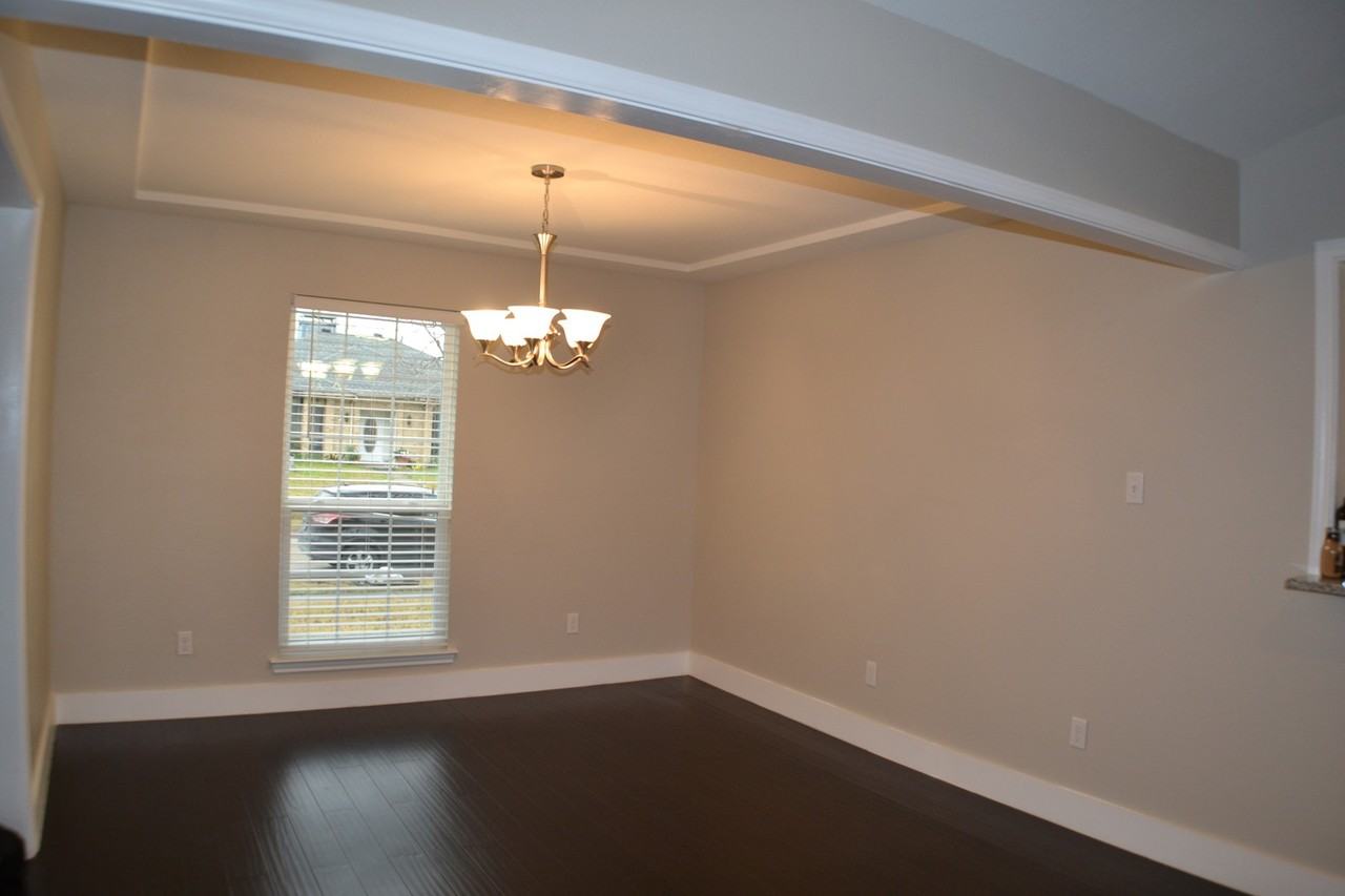 2311 Eastgate Dr - Photo 6 of 17