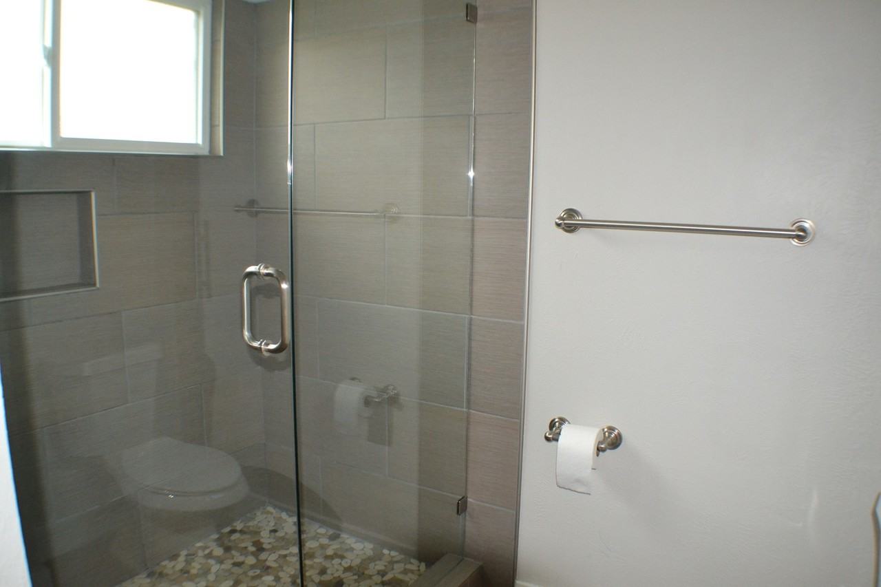 2311 Eastgate Dr - Photo 7 of 17