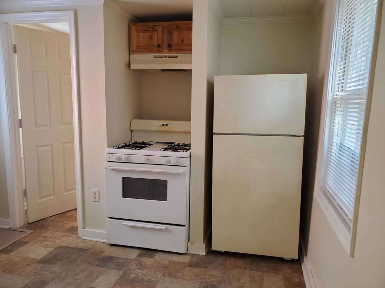 670 Saint Joseph St - Photo 2 of 17