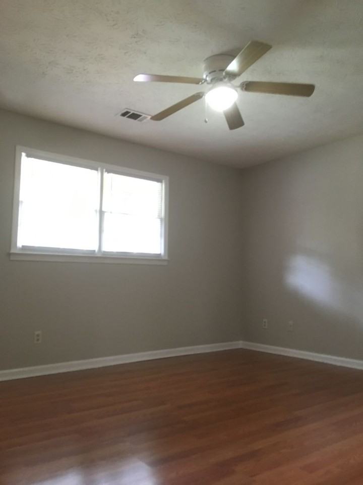 1780 Southgate Lane SE - Photo 3 of 5