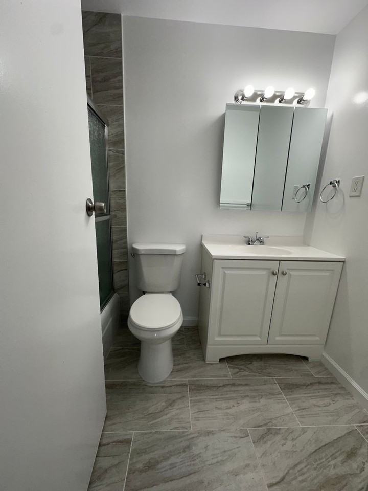 E-586 Clarinada - Photo 3 of 6