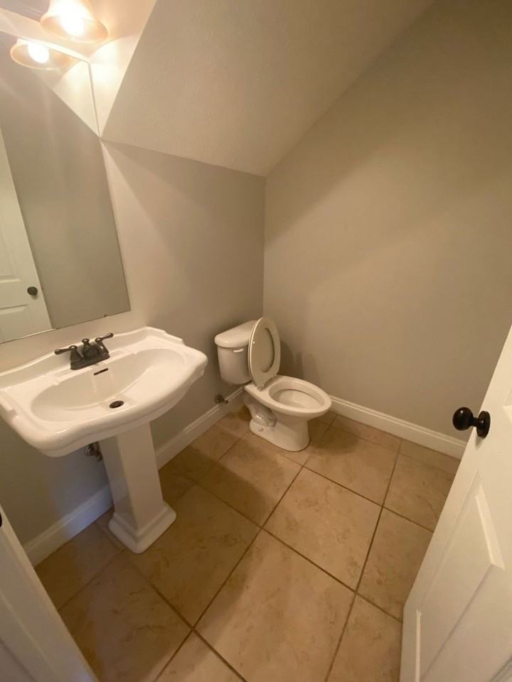 2646 Avondale Ct - Photo 2 of 17