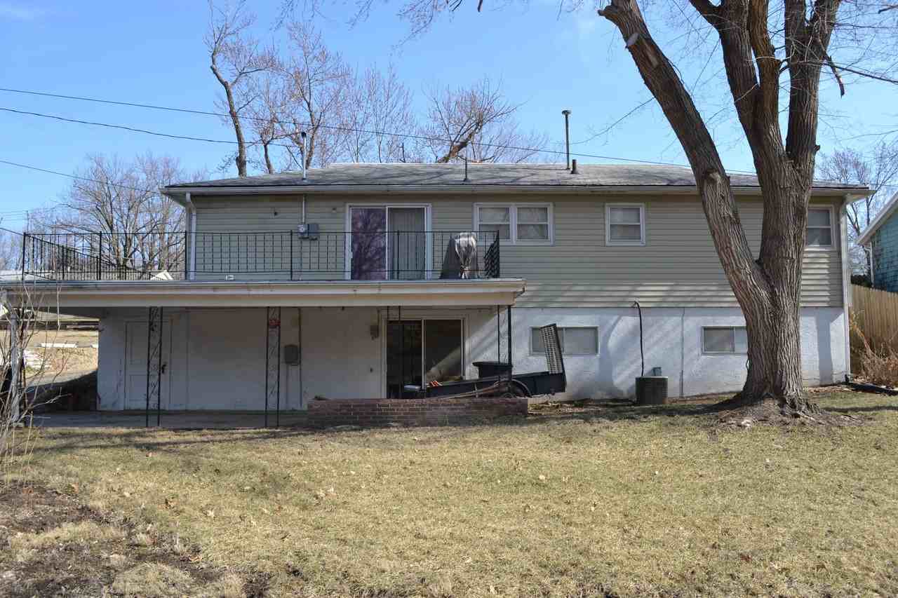 1411 4th St - Photo 3 of 39