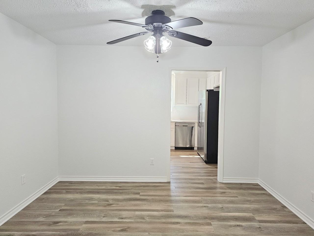 10615 Heatherford Dr - Photo 4 of 27