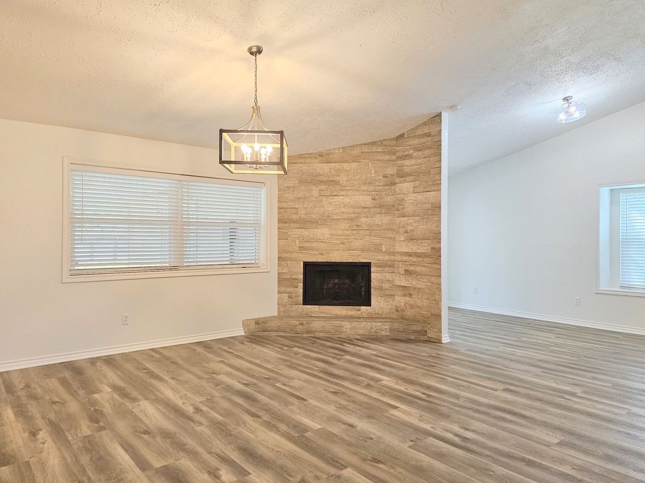 10615 Heatherford Dr - Photo 5 of 27