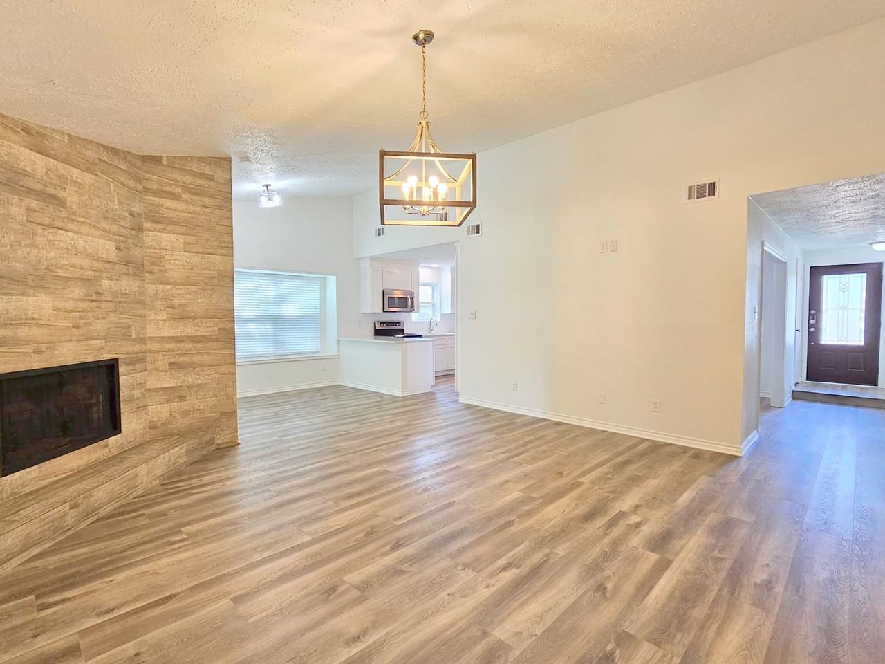 10615 Heatherford Dr - Photo 6 of 27