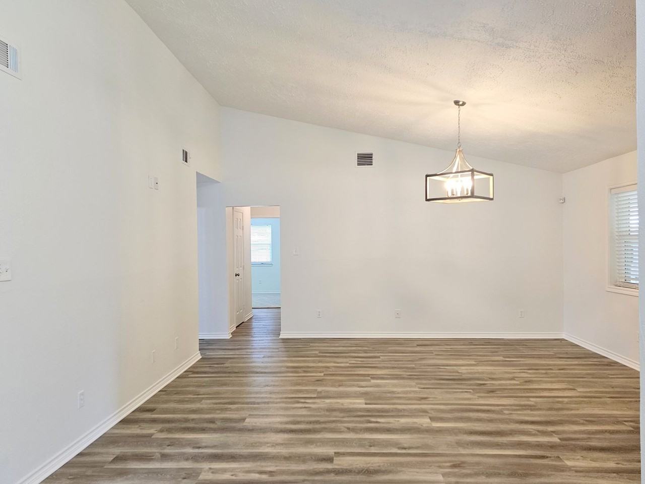 10615 Heatherford Dr - Photo 7 of 27