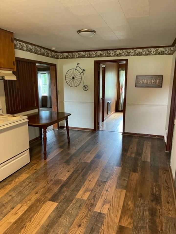 2688 Rock Springs Rd - Photo 3 of 12
