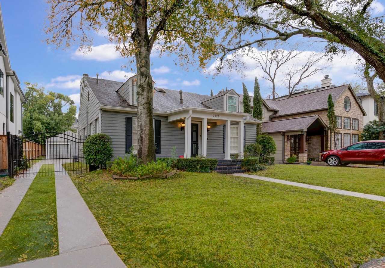 2629 Centenary St - Photo 2 of 21