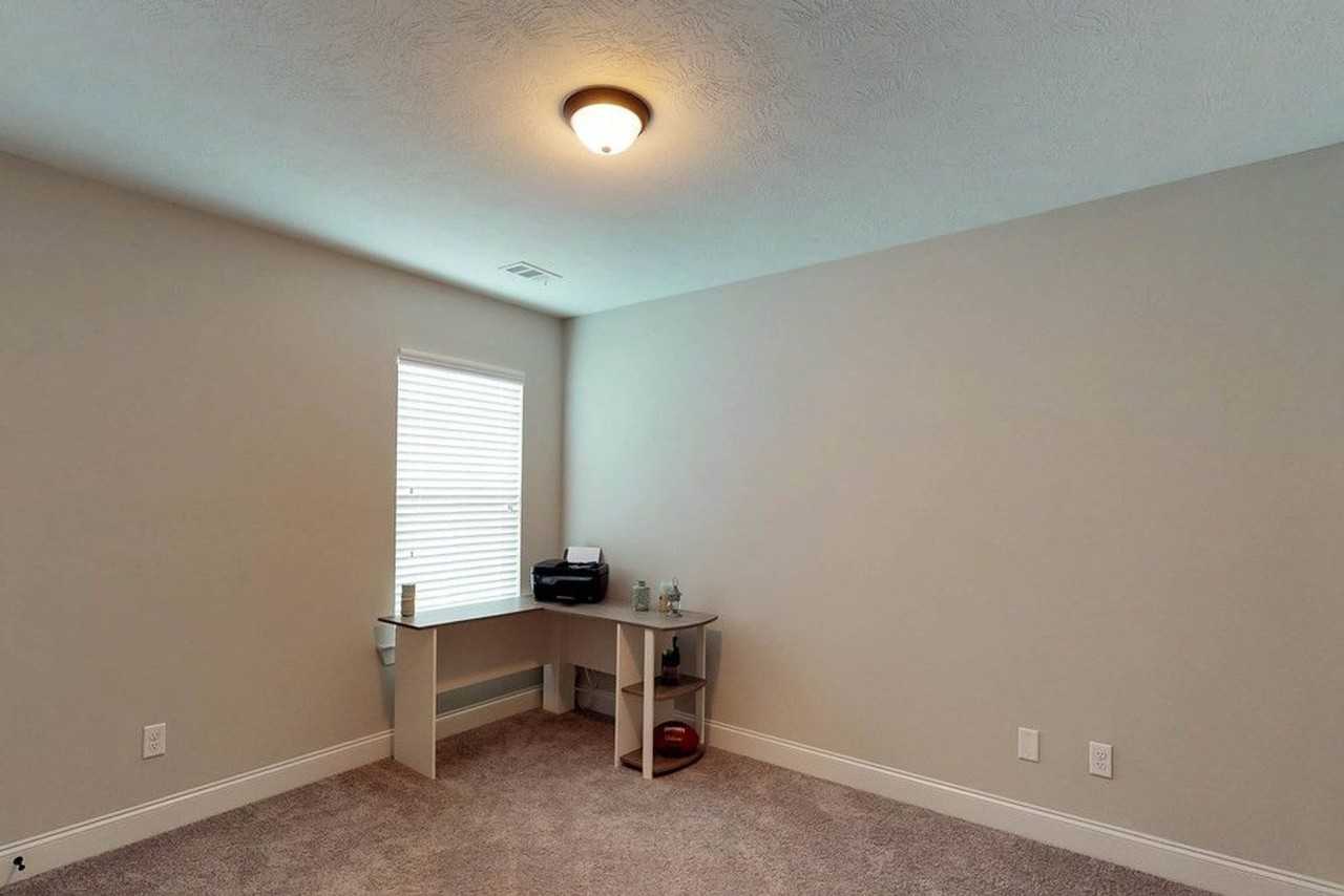 708 Tree Top Trl - Photo 6 of 31