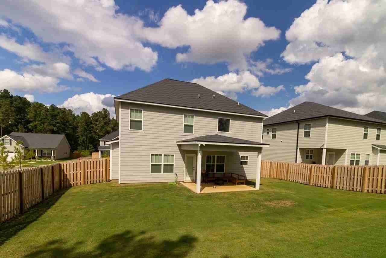 708 Tree Top Trl - Photo 3 of 31