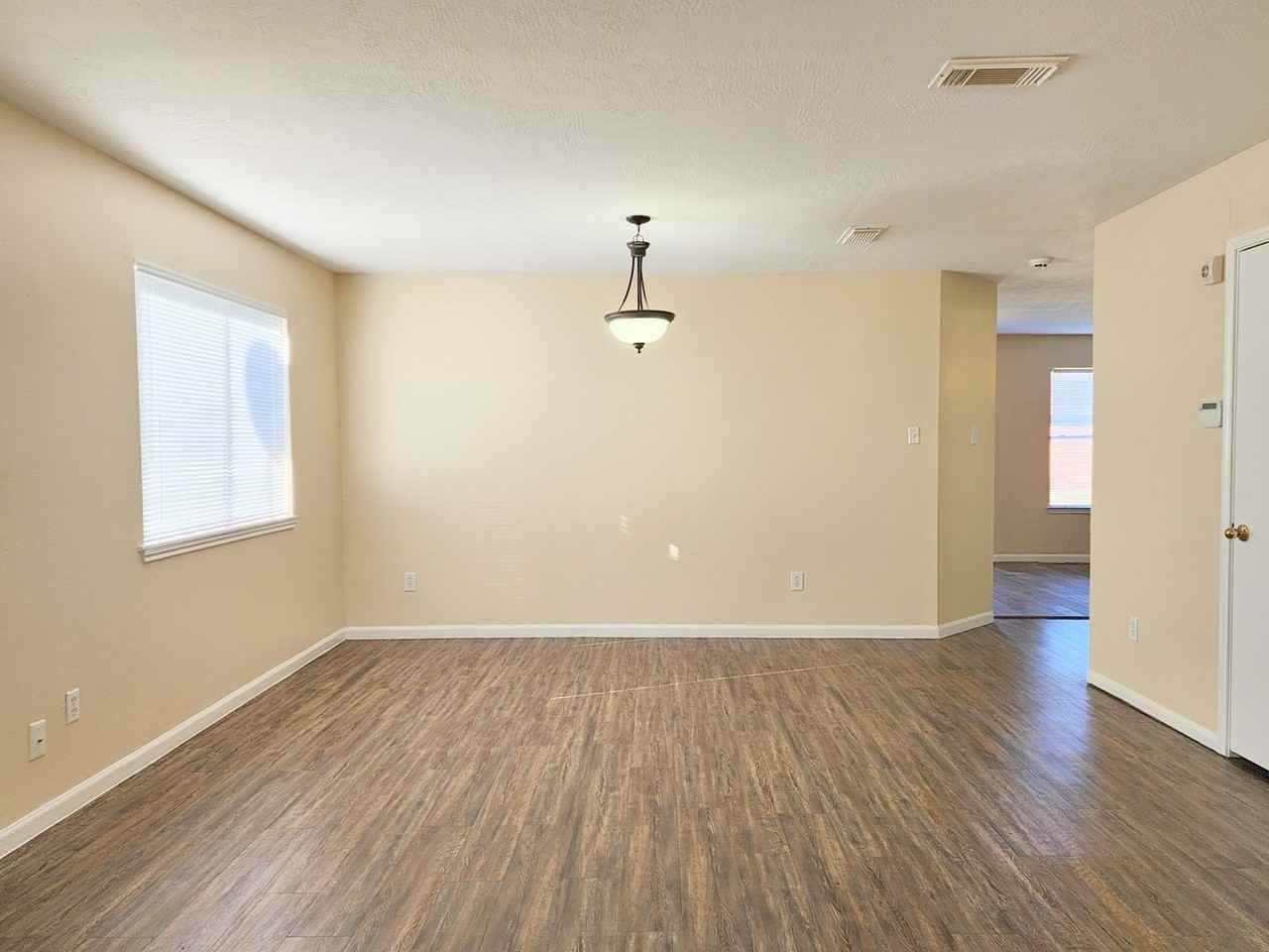 18123 Noble Forest Dr - Photo 3 of 31