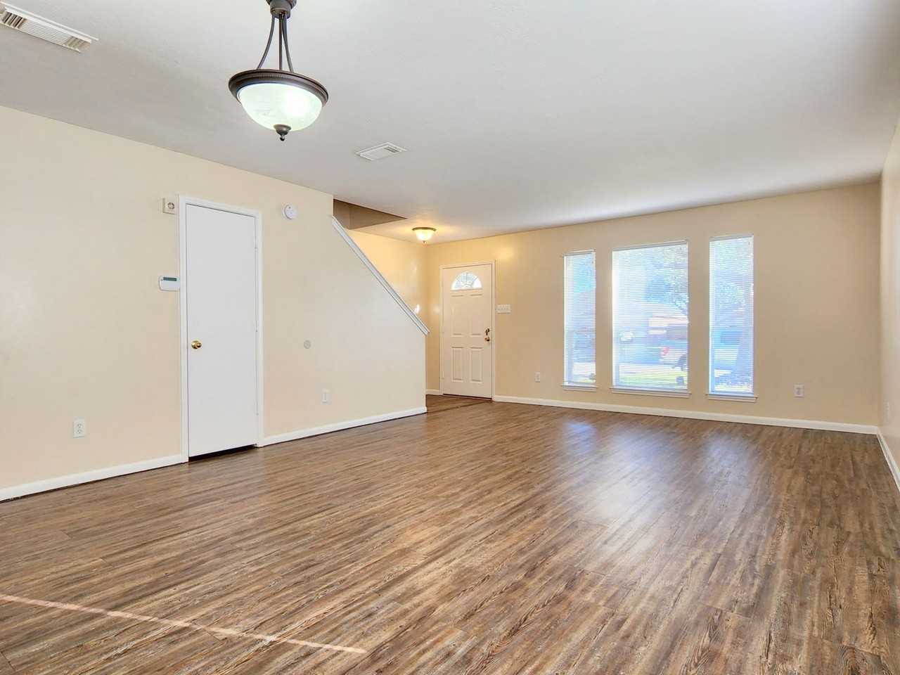 18123 Noble Forest Dr - Photo 2 of 31