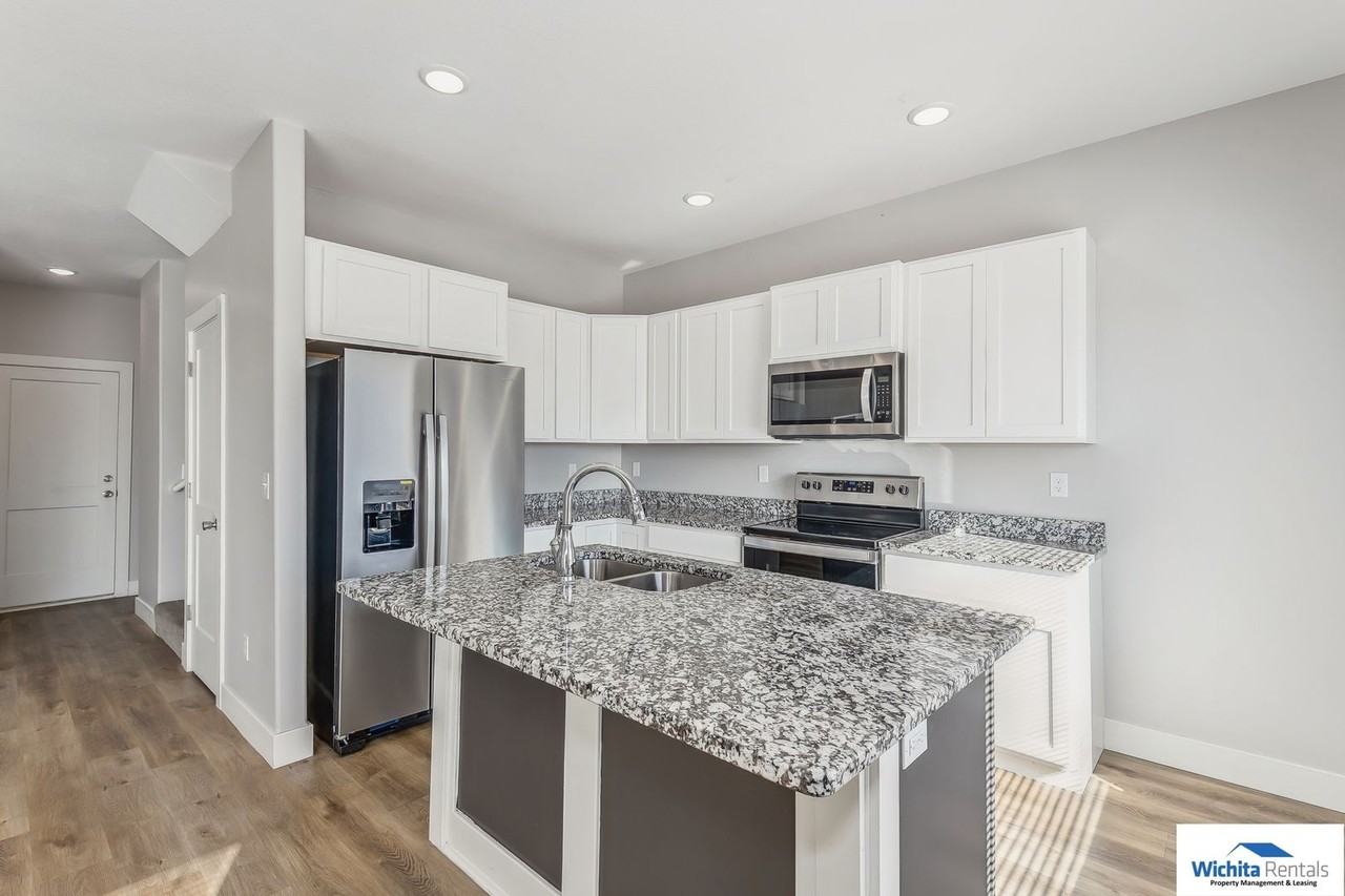 7321 E 34th St N - Photo 3 of 16