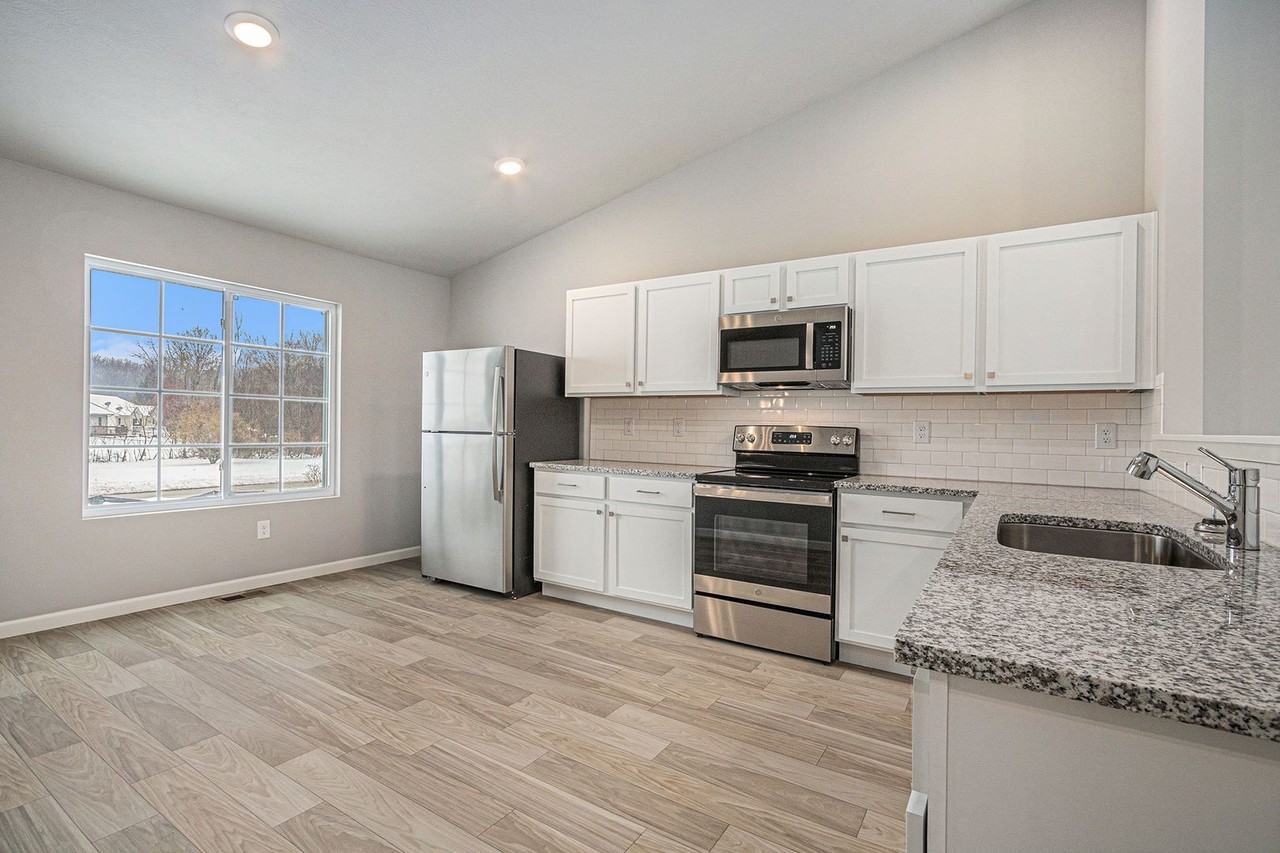 2381 Richardson Ct - Photo 3 of 19