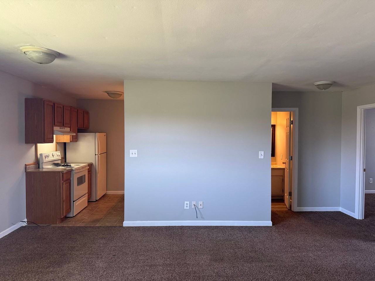 105 Walton Ln. - Photo 3 of 7