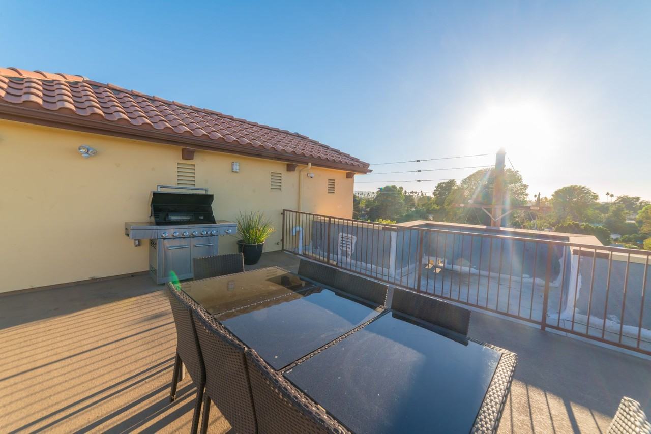 Now Leasing @ Archwood Court Apartments - Photo 2 of 9