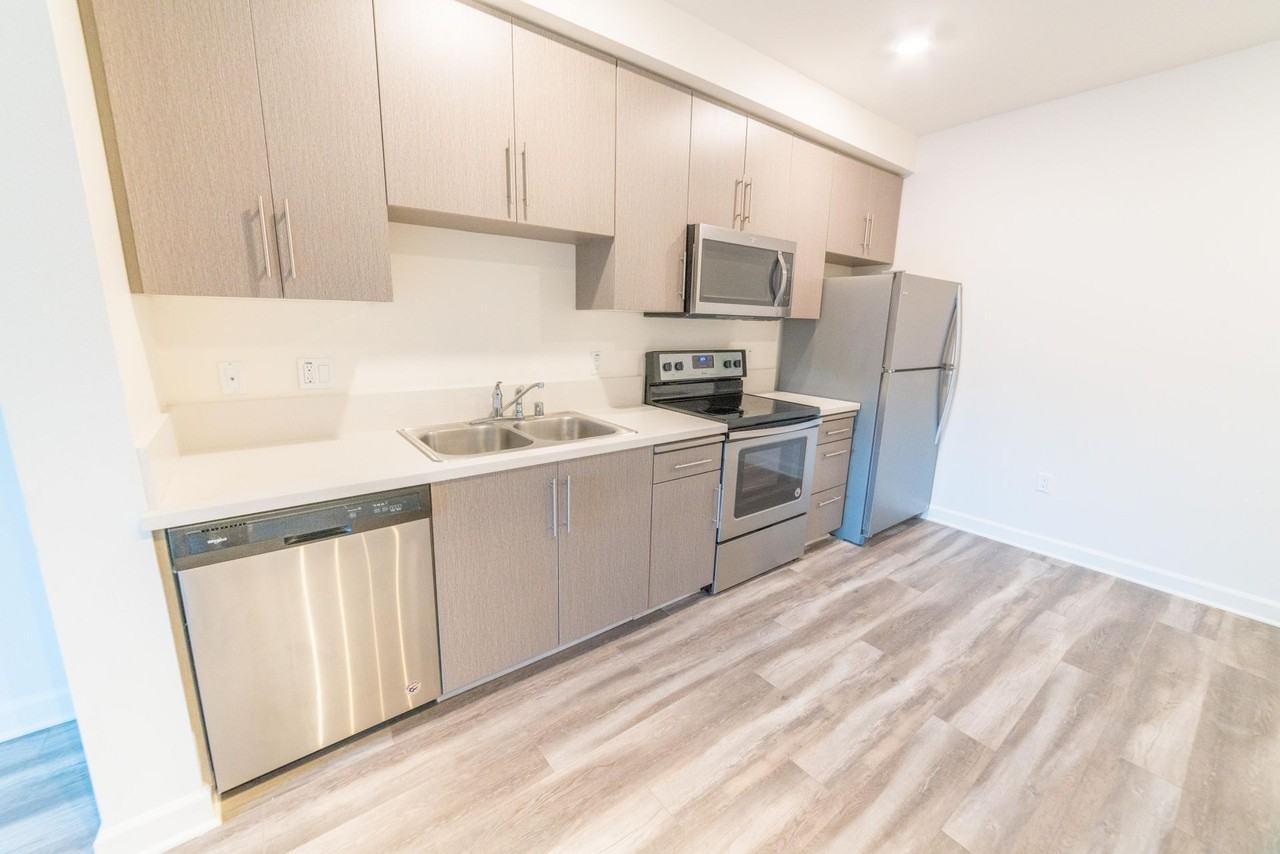 Now Leasing @ Archwood Court Apartments - Photo 4 of 9