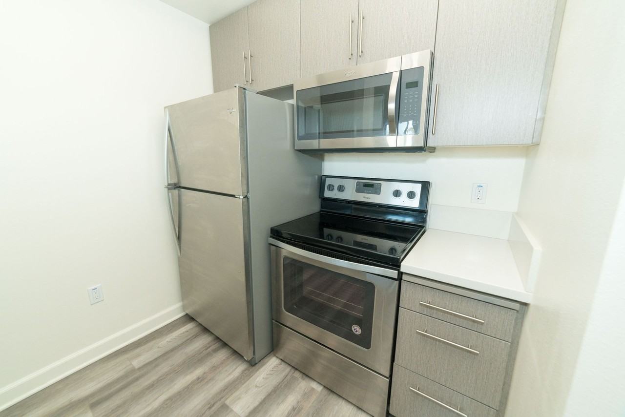 Now Leasing @ Archwood Court Apartments - Photo 7 of 9