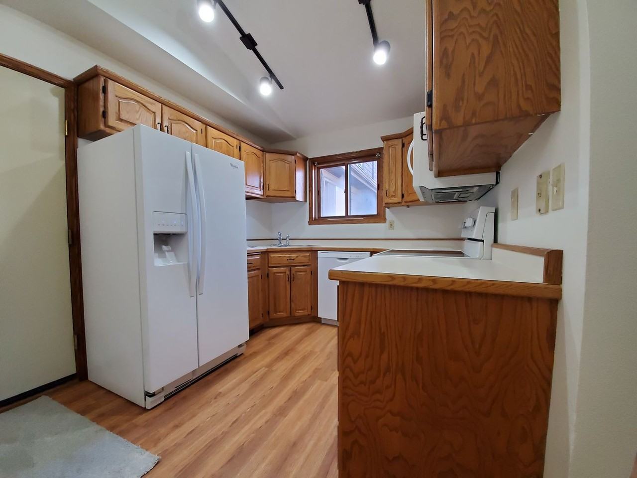 Candle Park West Townhomes - Photo 3 of 12