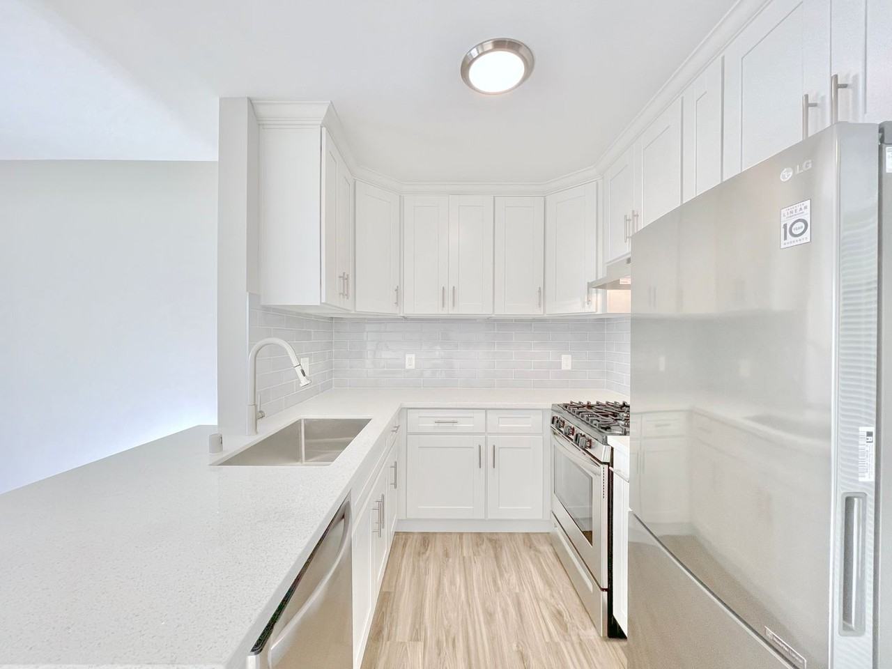 1323 11th Street - Photo 2 of 20