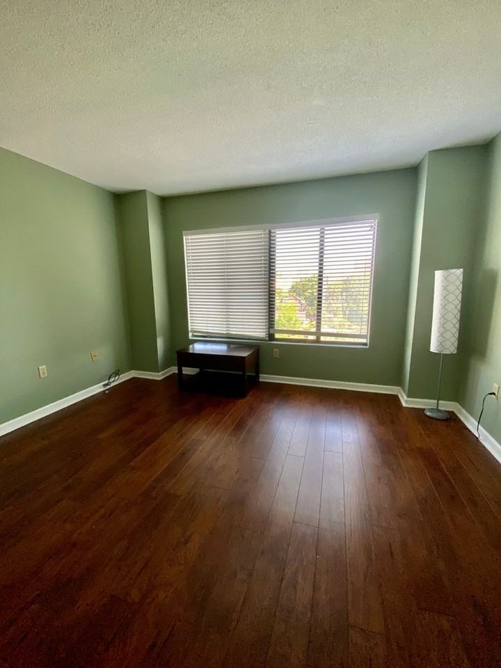 1600 Park Cir - Photo 3 of 11