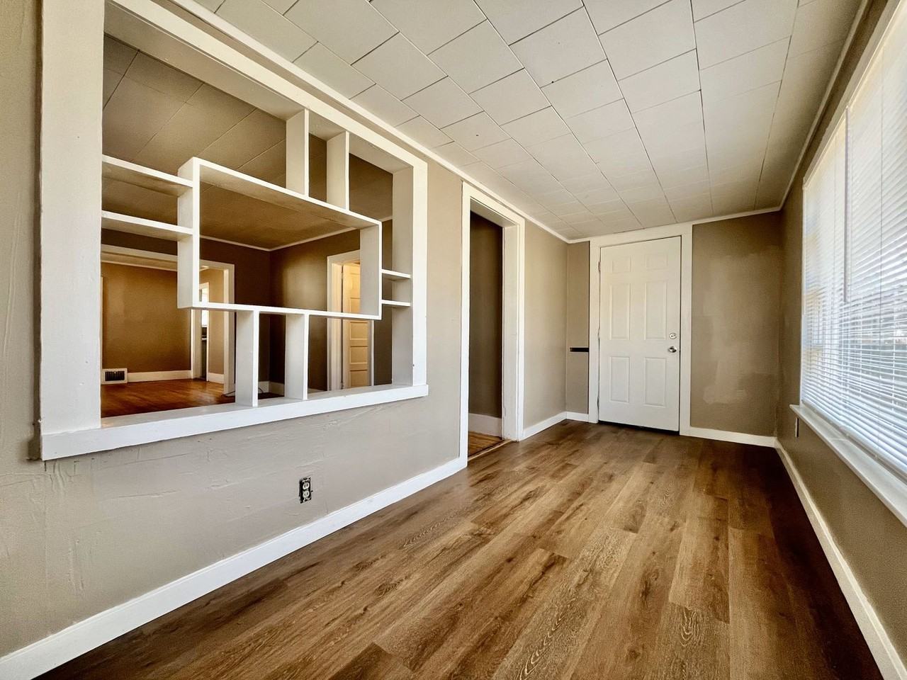 1854 Jarman St - Photo 3 of 18