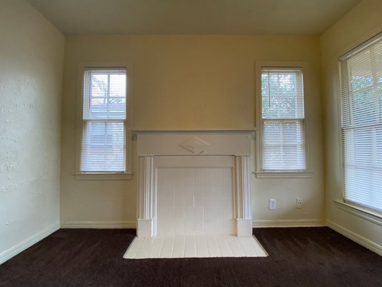 1320 Campbell Rd - Photo 3 of 11