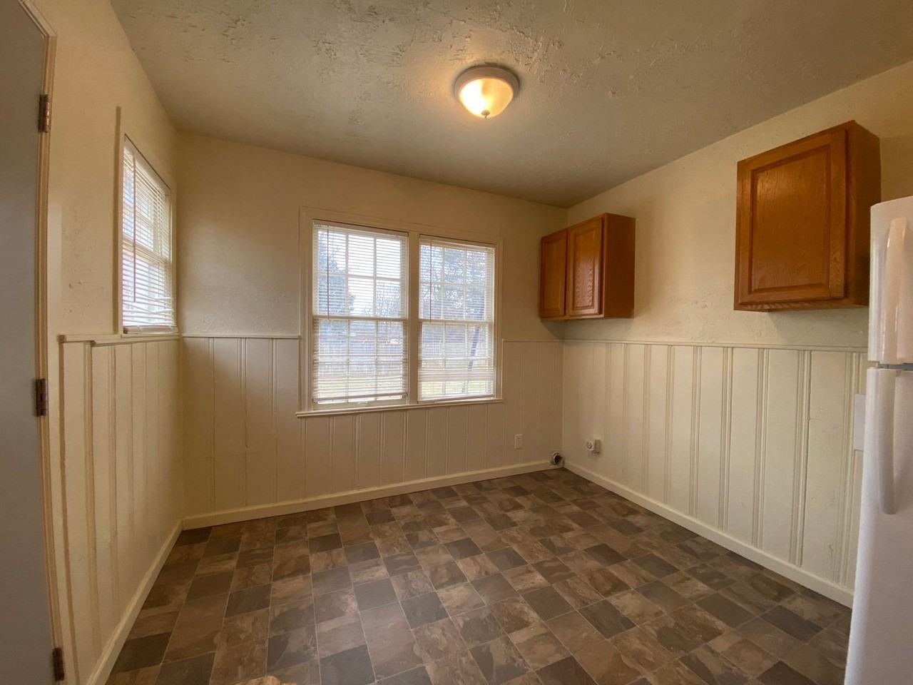 1320 Campbell Rd - Photo 7 of 11
