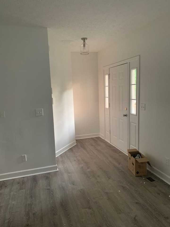 1033 16th Ave N - Photo 3 of 9