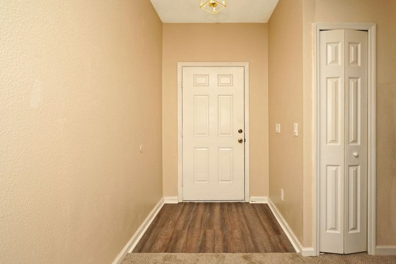 802 Cressa Cir - Photo 2 of 21