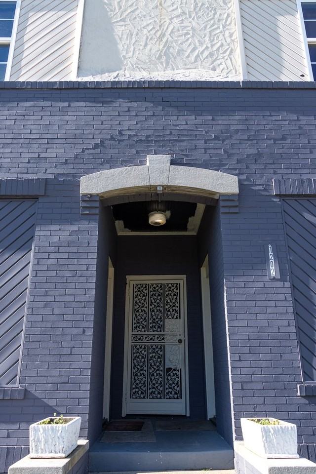 1202 Duncan Ave - Photo 2 of 11