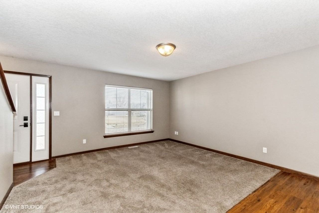 1320 Ellis Blvd Nw - Photo 2 of 10