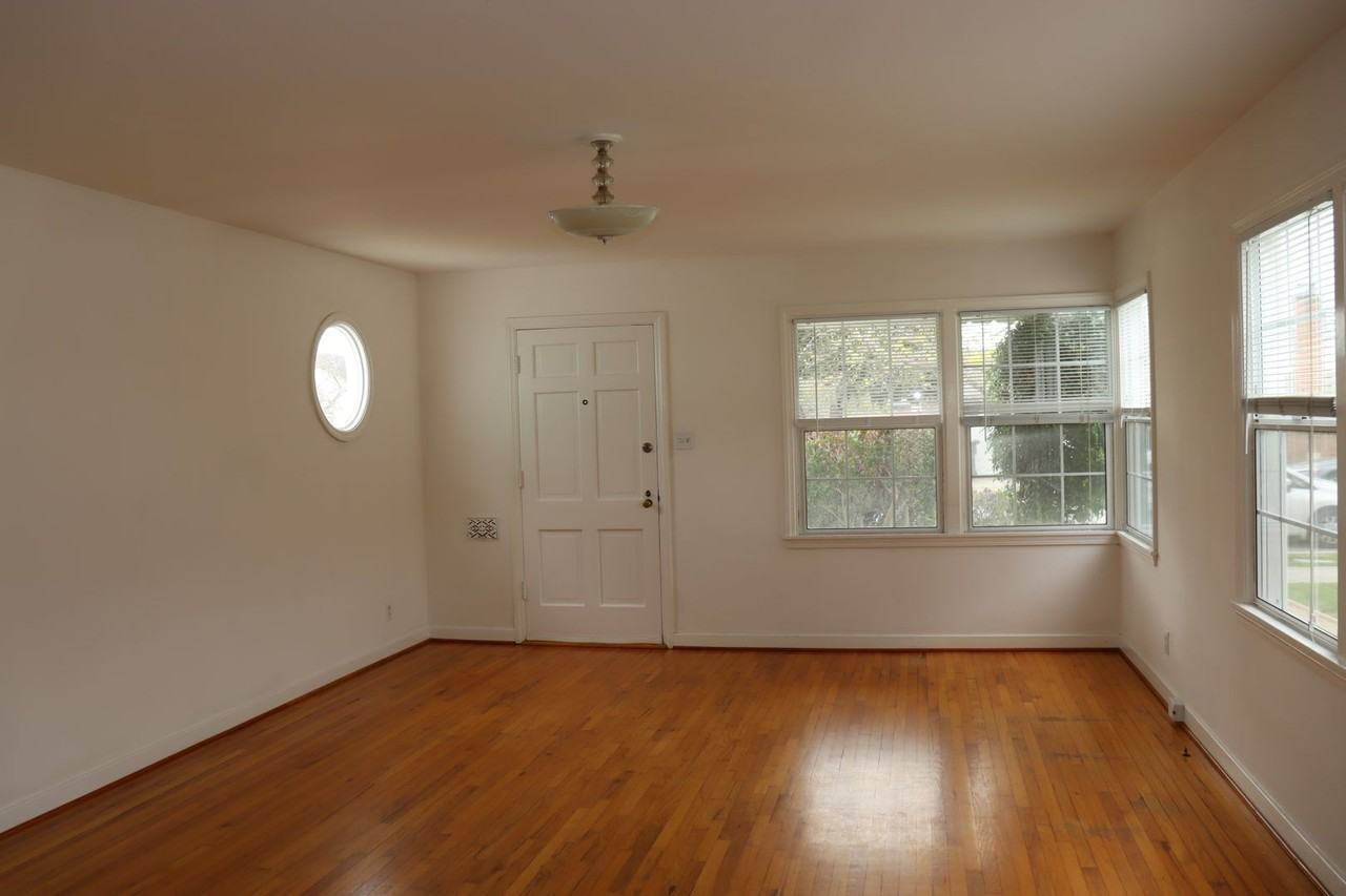 Wilson St 606-608 - Photo 3 of 16