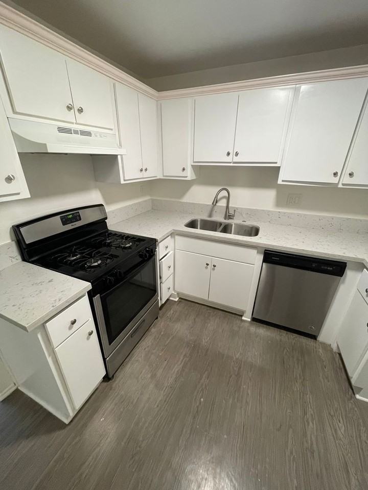 12444-12504-12512 OXFORD AVE - Photo 3 of 12