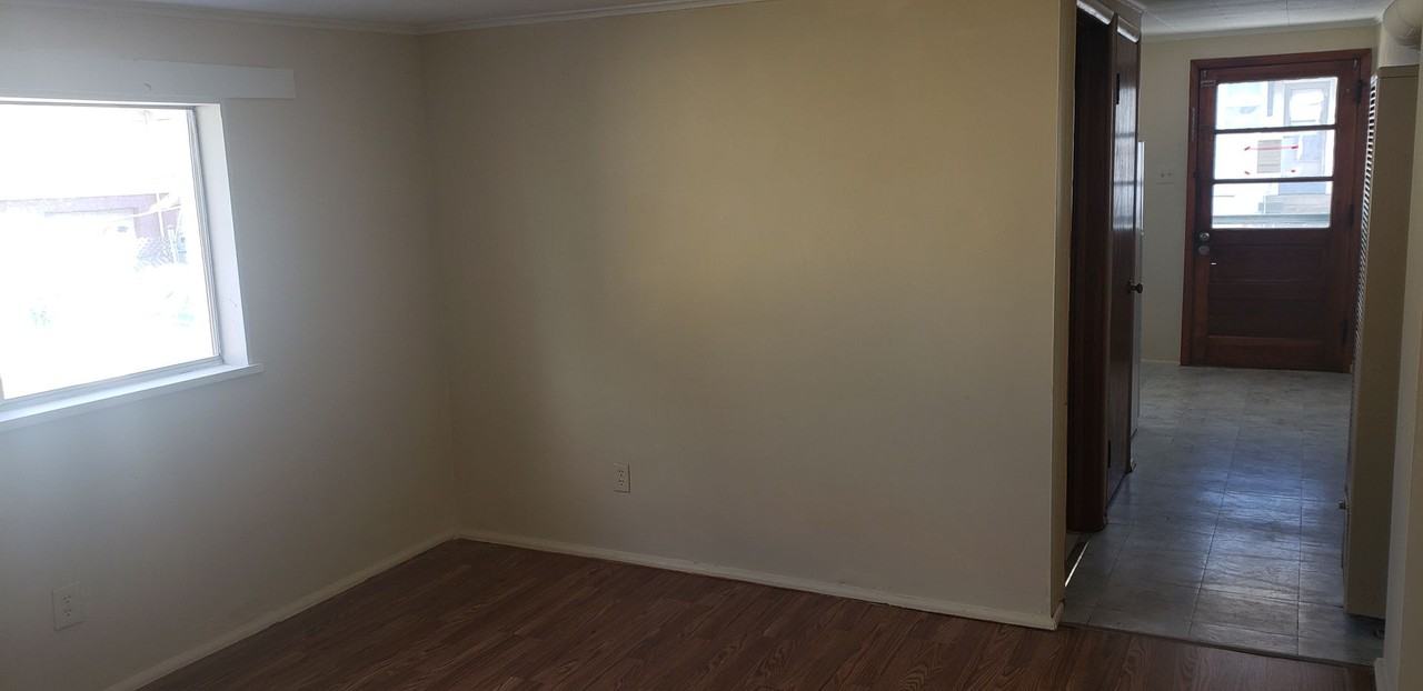 124-126 S Walnut St. - Photo 3 of 9