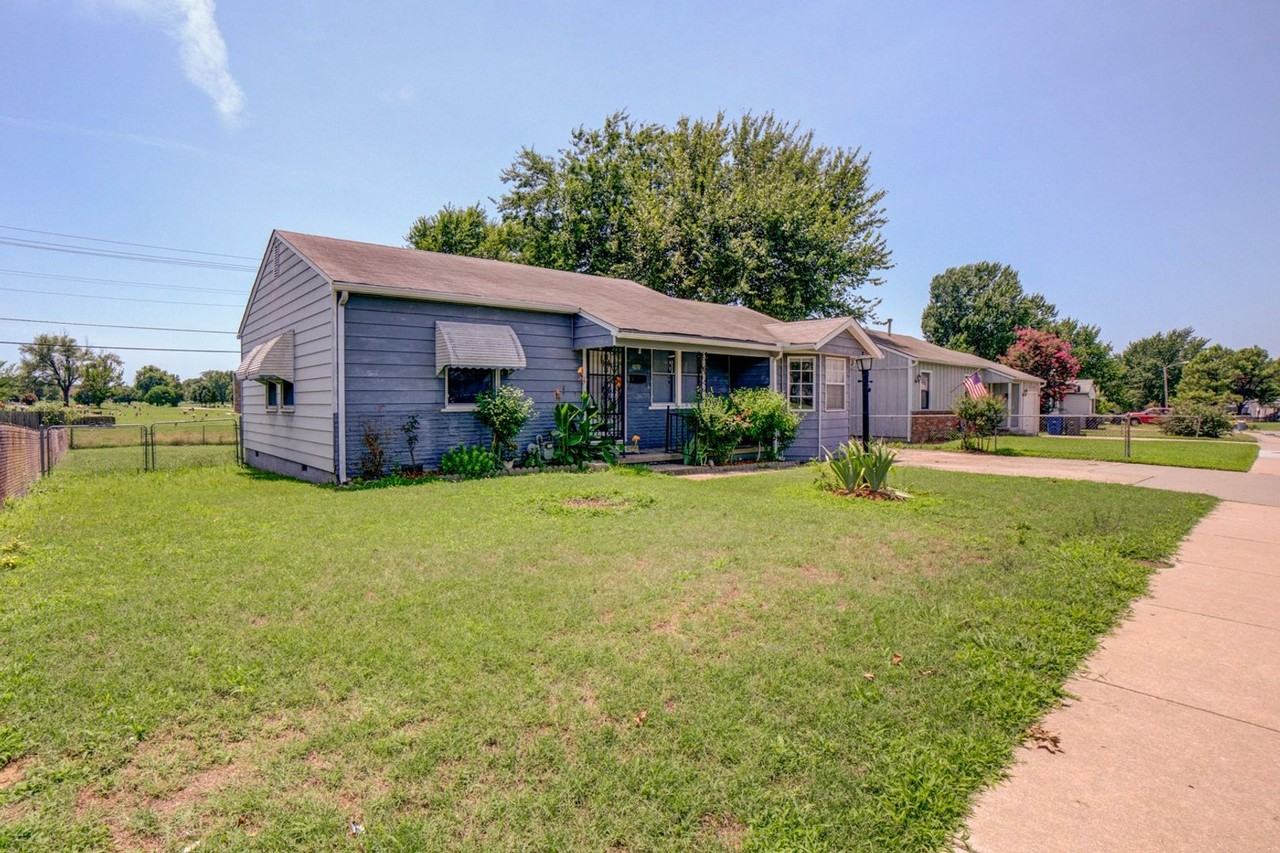 4650 E Independence St - Photo 3 of 23