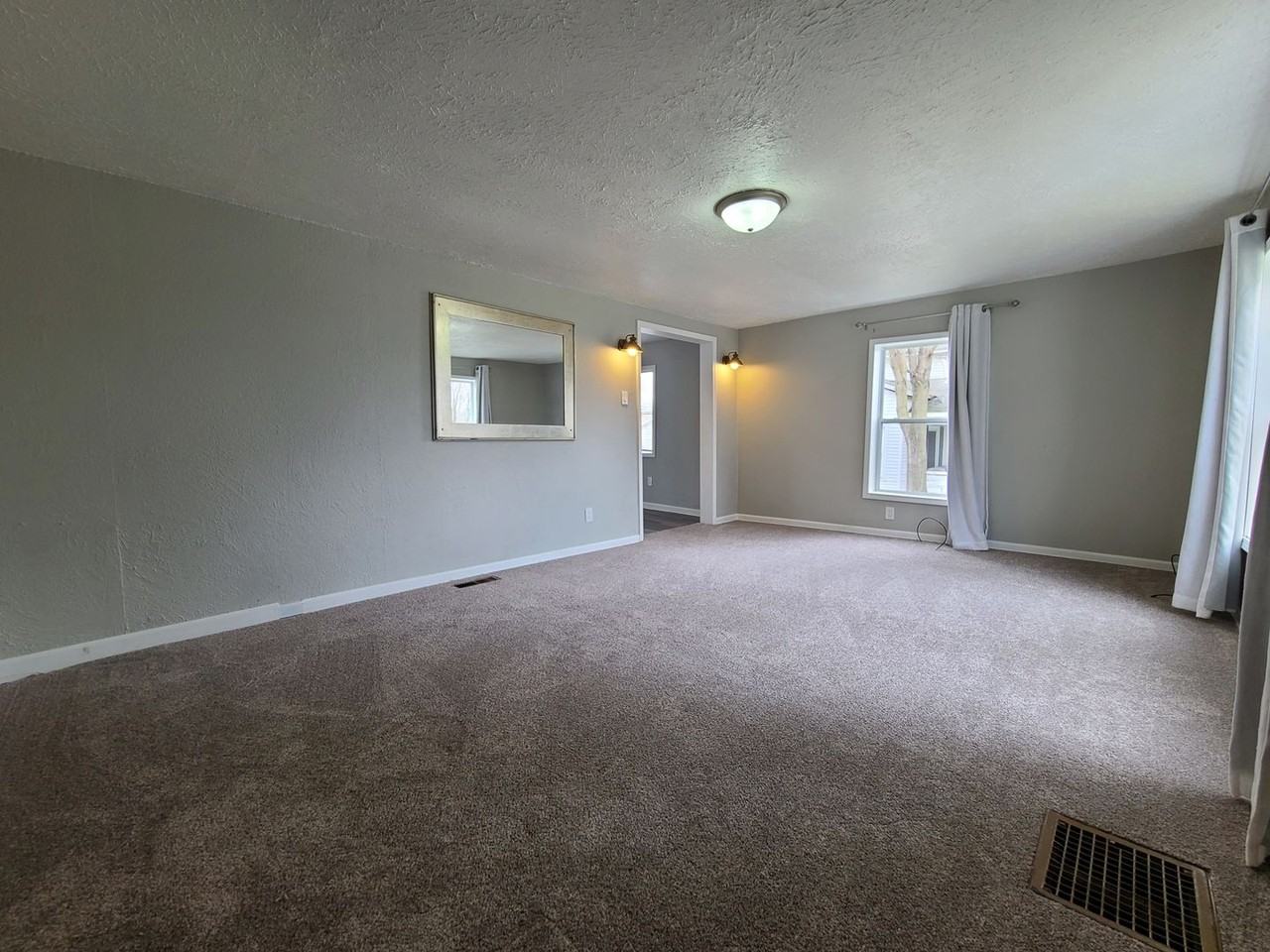 432 E Main St - Photo 3 of 18