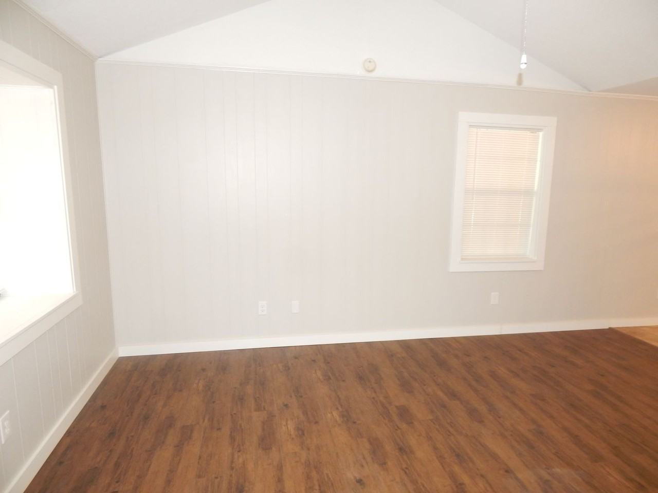 10498 Twin Oaks Dr - Photo 5 of 22