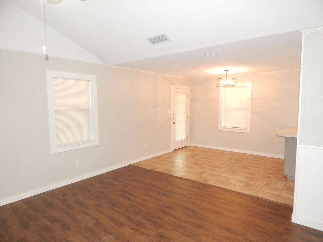 10498 Twin Oaks Dr - Photo 6 of 22