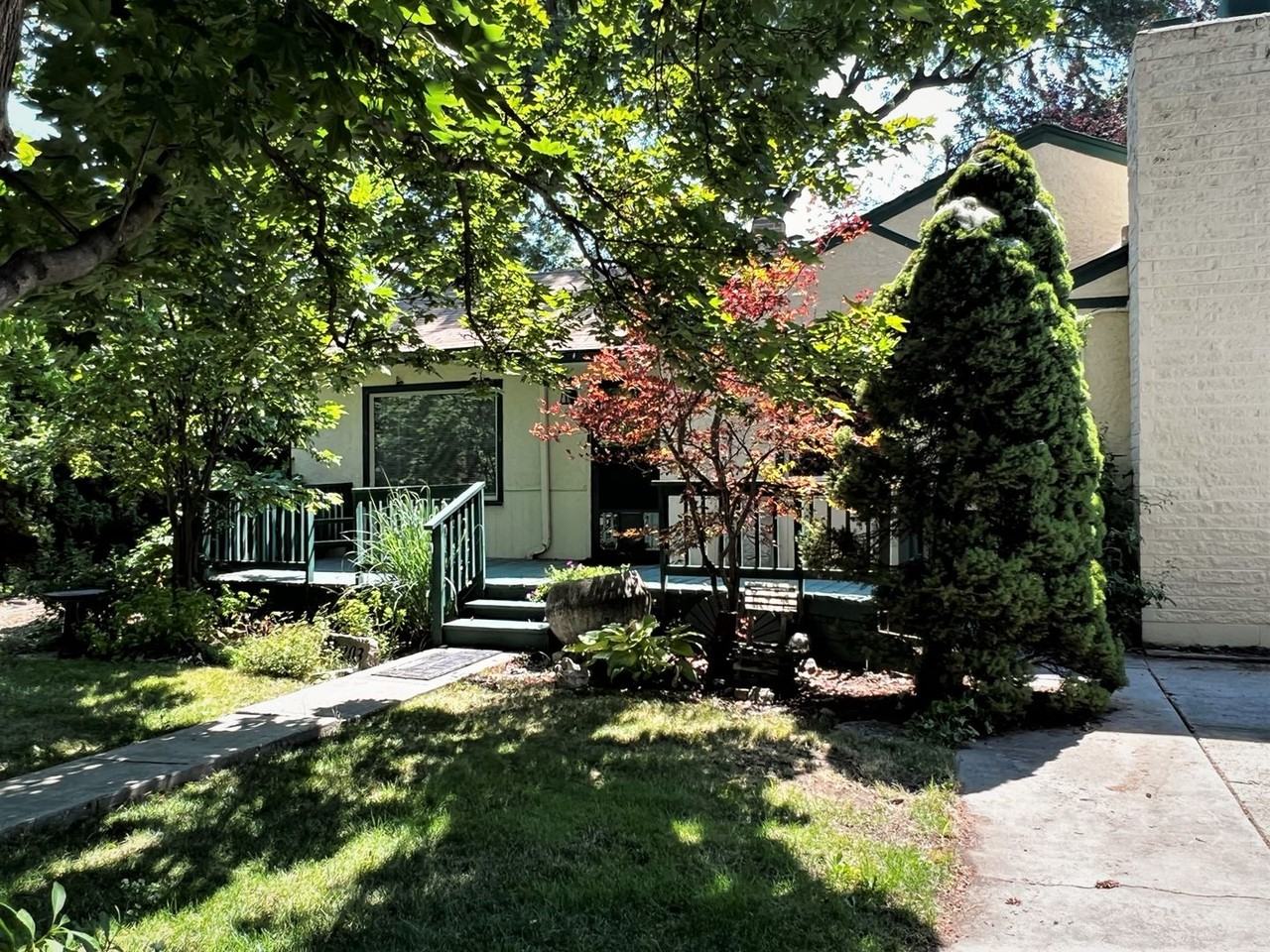 4203 W Catalpa Dr - Photo 2 of 40