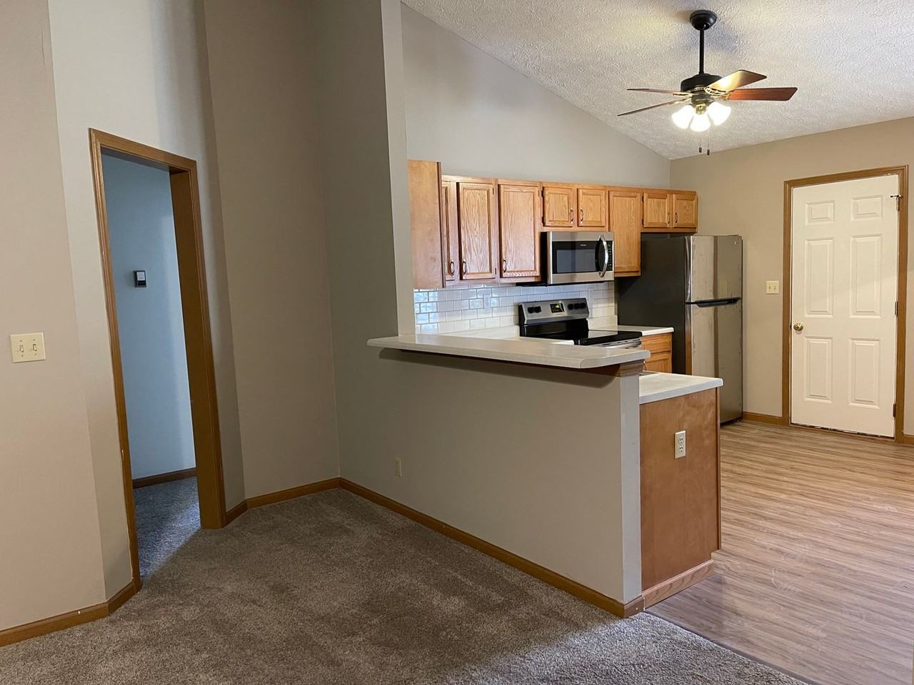 3247 Hopkins Ct - Photo 2 of 8